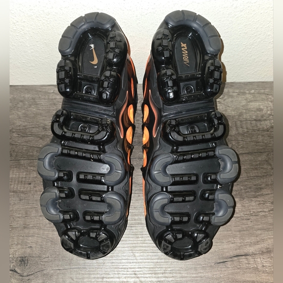 Men's VaporMax Plus 'Sunset Crimson' - Picture 3 of 7